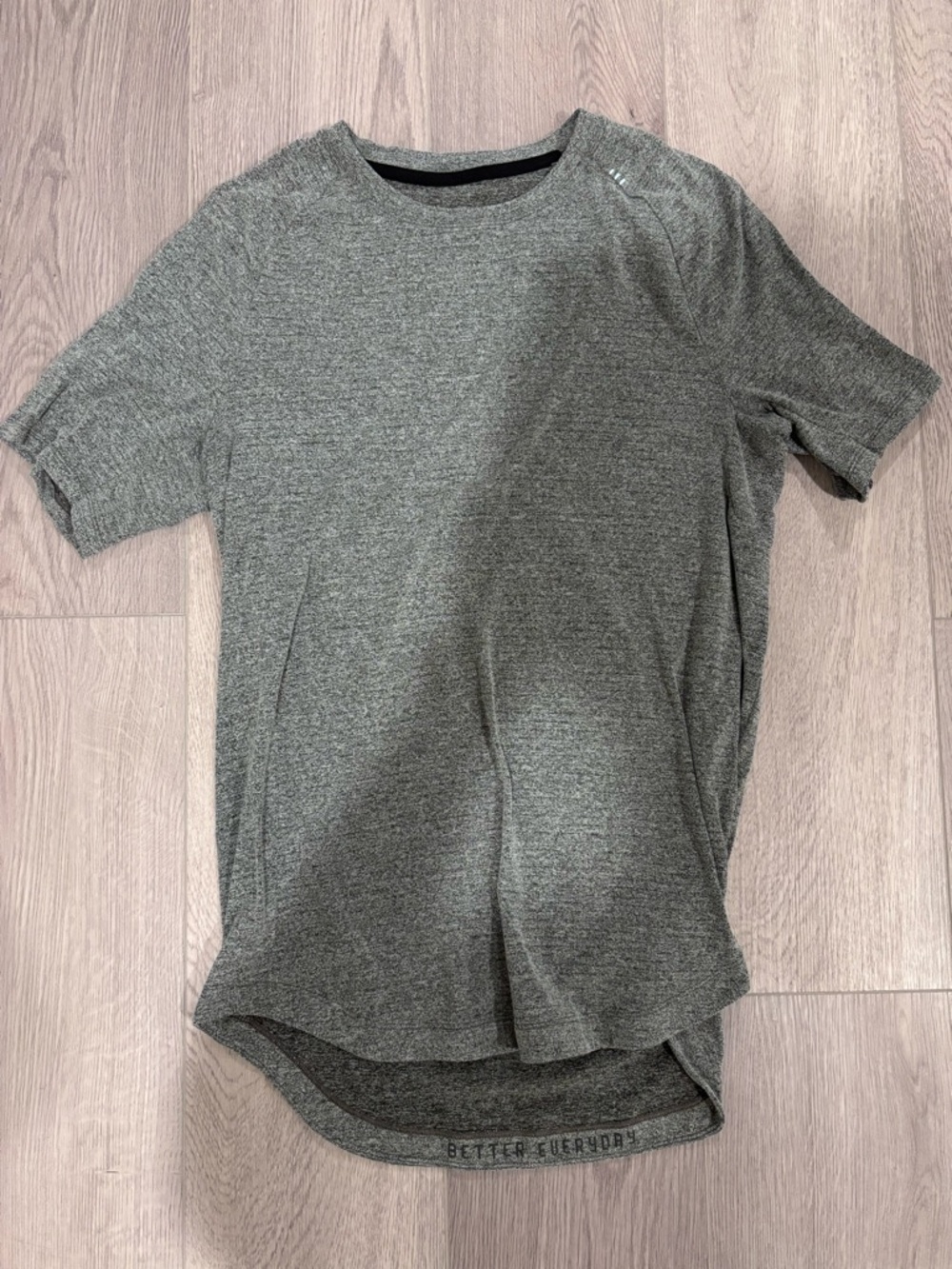lululemon athletica Men's Gray Heather Short Sleeve Tee